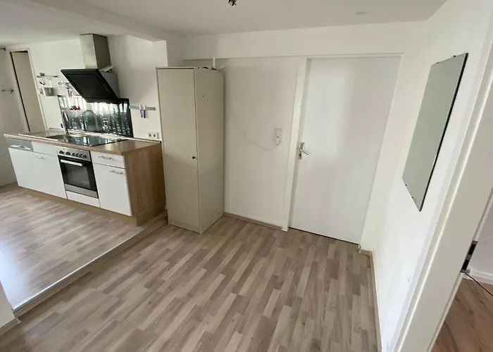 Zentrale In דירה